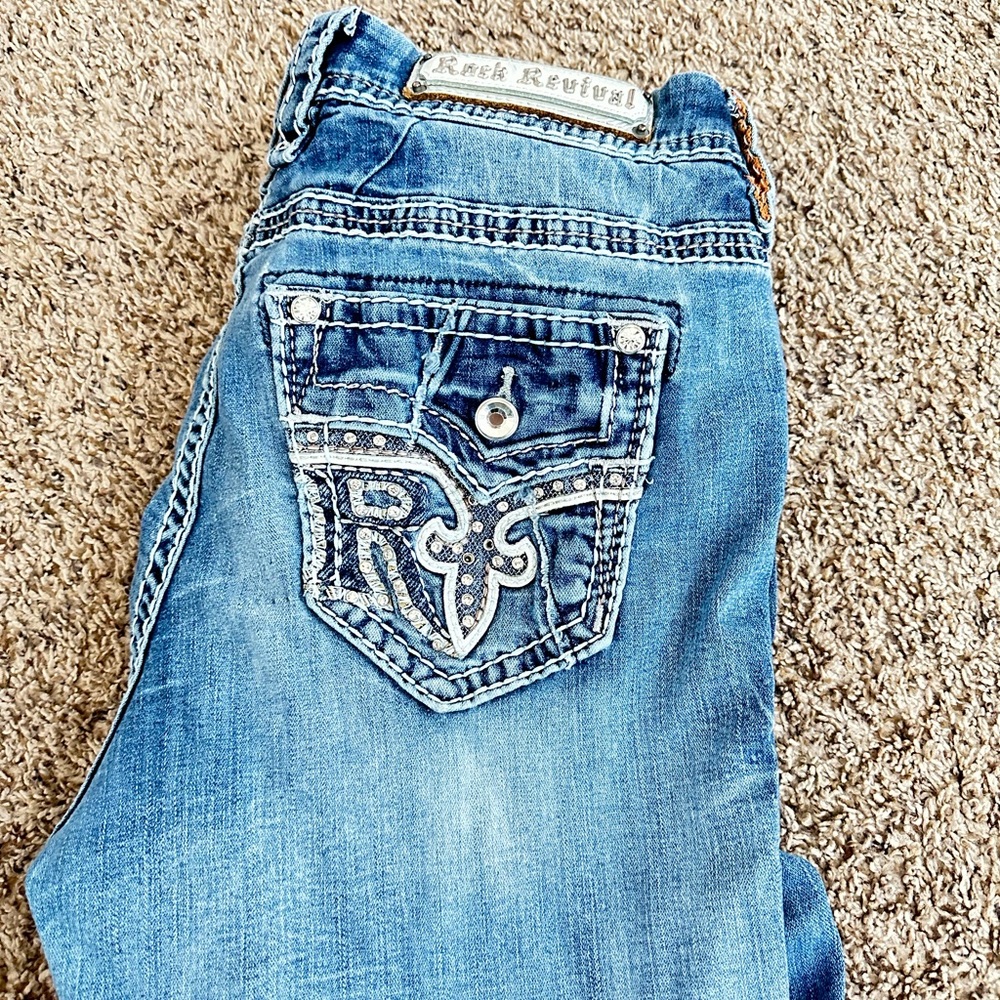 Rock Revival size 33x32